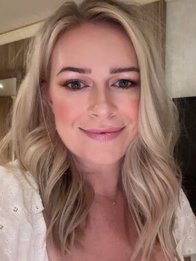 Meet your Posher, Alyx